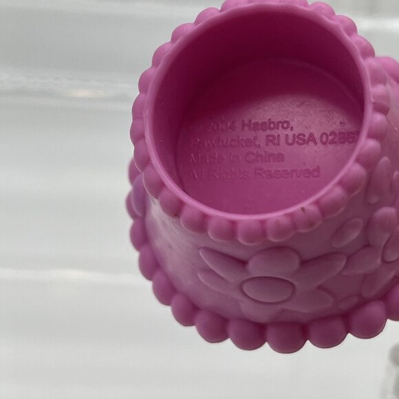 Littlest Pet Shop Gray Bunny Rabbit & Baby Chick Pink Spring Basket 2004 Easter - Picture 13 of 13